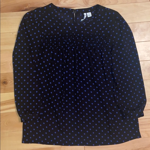 Polka dot blouse with 3/4 length sleeve & ruffle - Picture 3 of 6